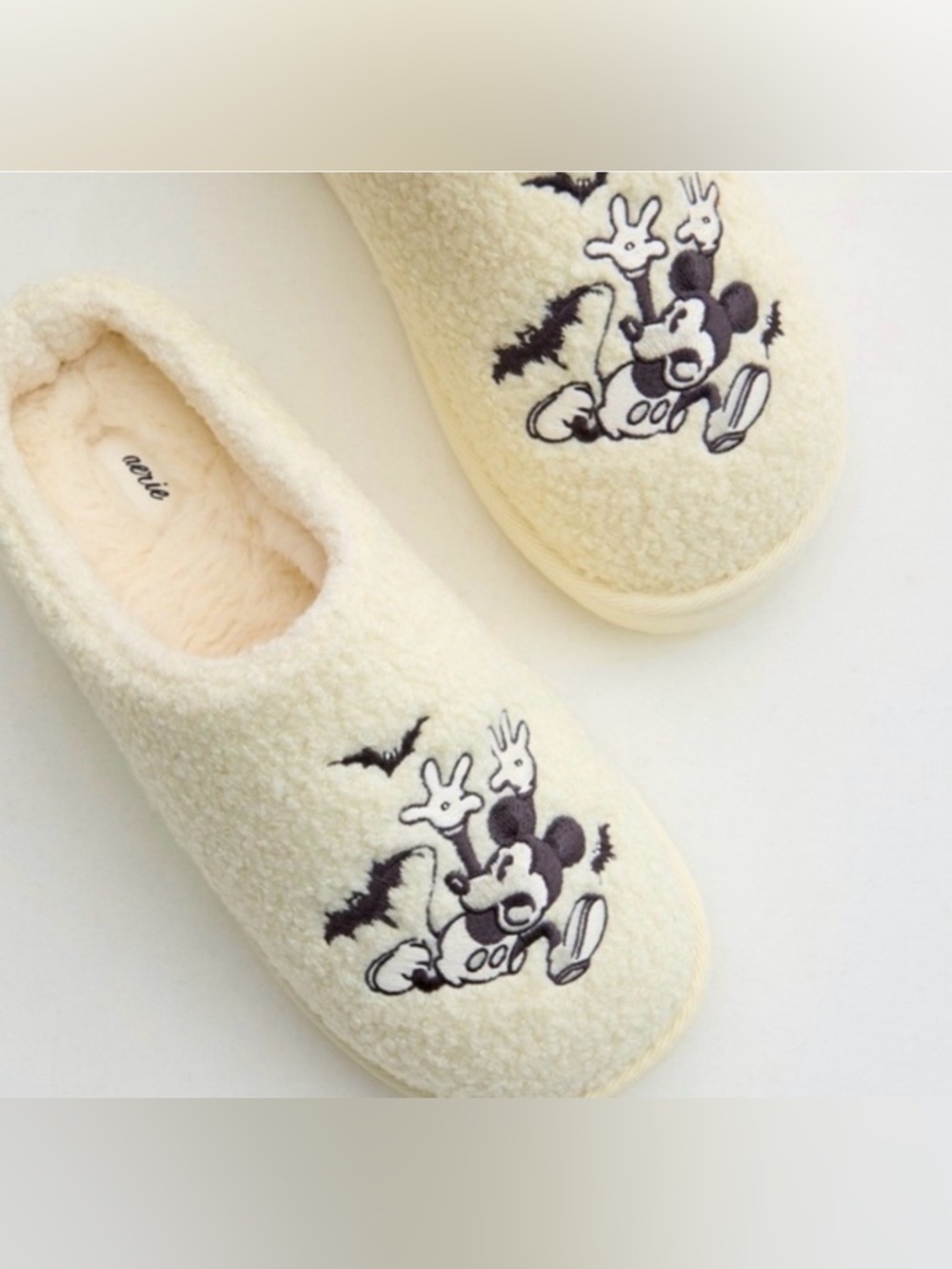 aerie Cream Sherpa Women’s Slip-On Slippers Halloween Mickey Mouse Embroidery